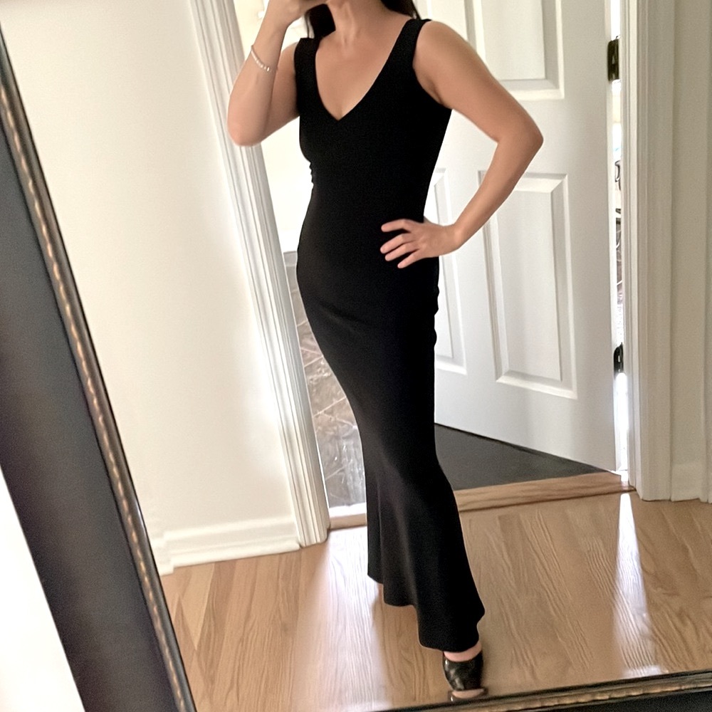 Elegant Black Sleeveless Dress